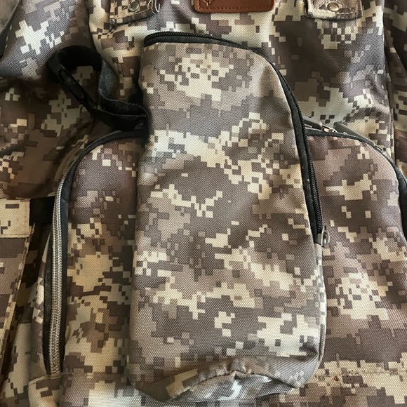 Camouflage Backpack/ diaper bag - Picture 5 of 7